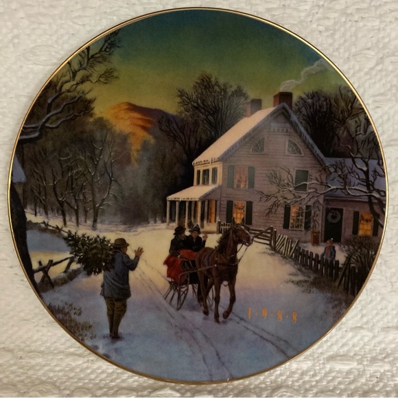 “Home for the holidays” 1988 Avon collectors plate for Christmas, 22k gold rim - Picture 2 of 6